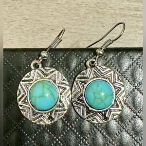 Avalaya. Vintage hammered turquoise round pendant earrings in antique silver ton